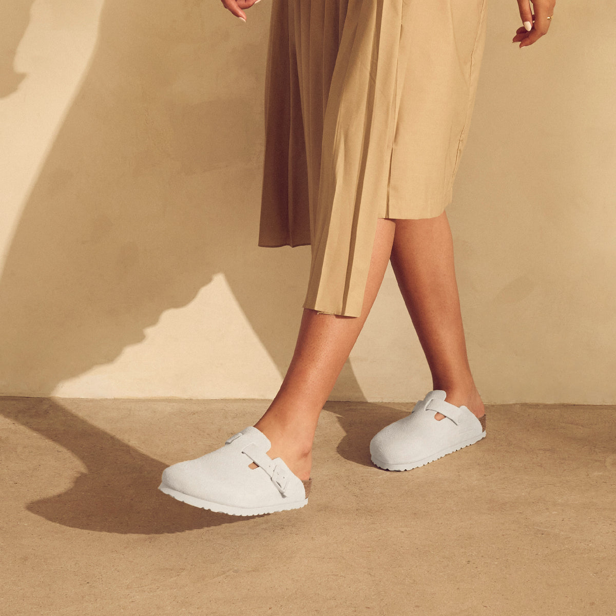 BOSTON SOFT CLOG - ANTIQUE - SUEDE