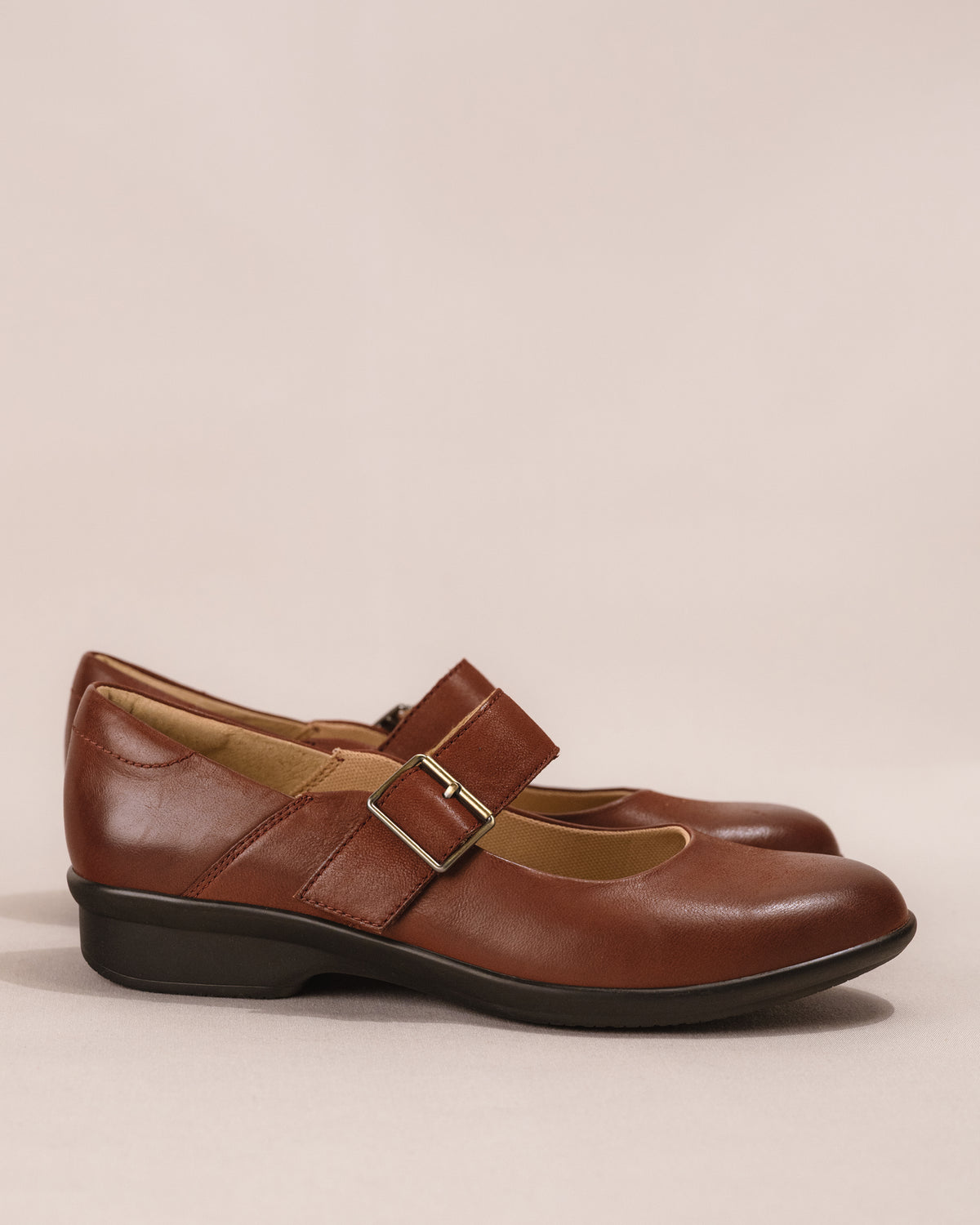 Dansko Collette Mary Jane – Women's Russett Burnished Nubuck Leather Arch Support Shoe