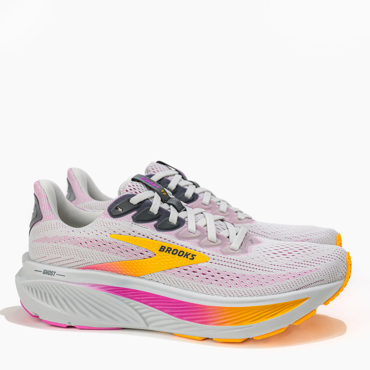Women’s Brooks Ghost 17 Road‑Running Shoe in Oyster/Apricot/Pink