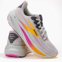 Women’s Brooks Ghost 17 Road‑Running Shoe in Oyster/Apricot/Pink