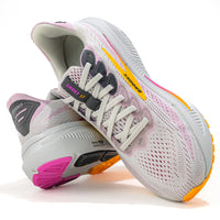 Women’s Brooks Ghost 17 Road‑Running Shoe in Oyster/Apricot/Pink