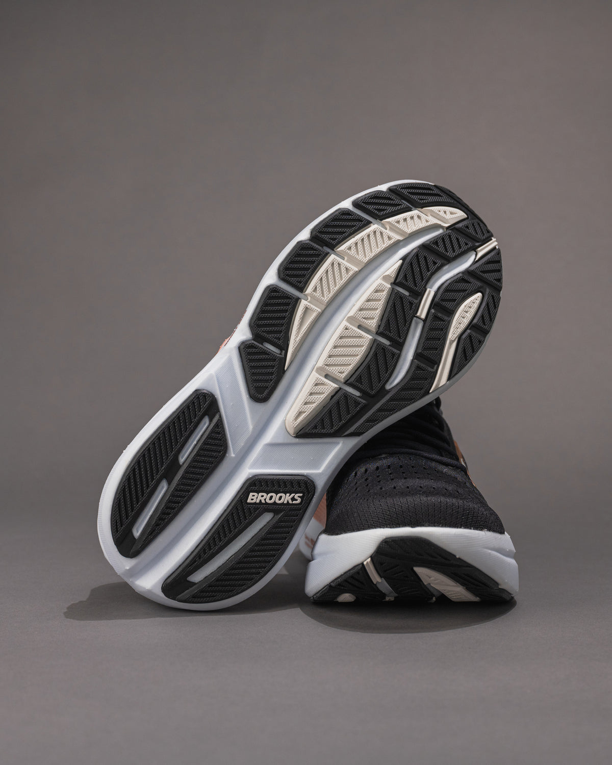 Women’s Brooks Ghost Max 3 – Max Cushion Neutral Trainer in Black/Rose Gold