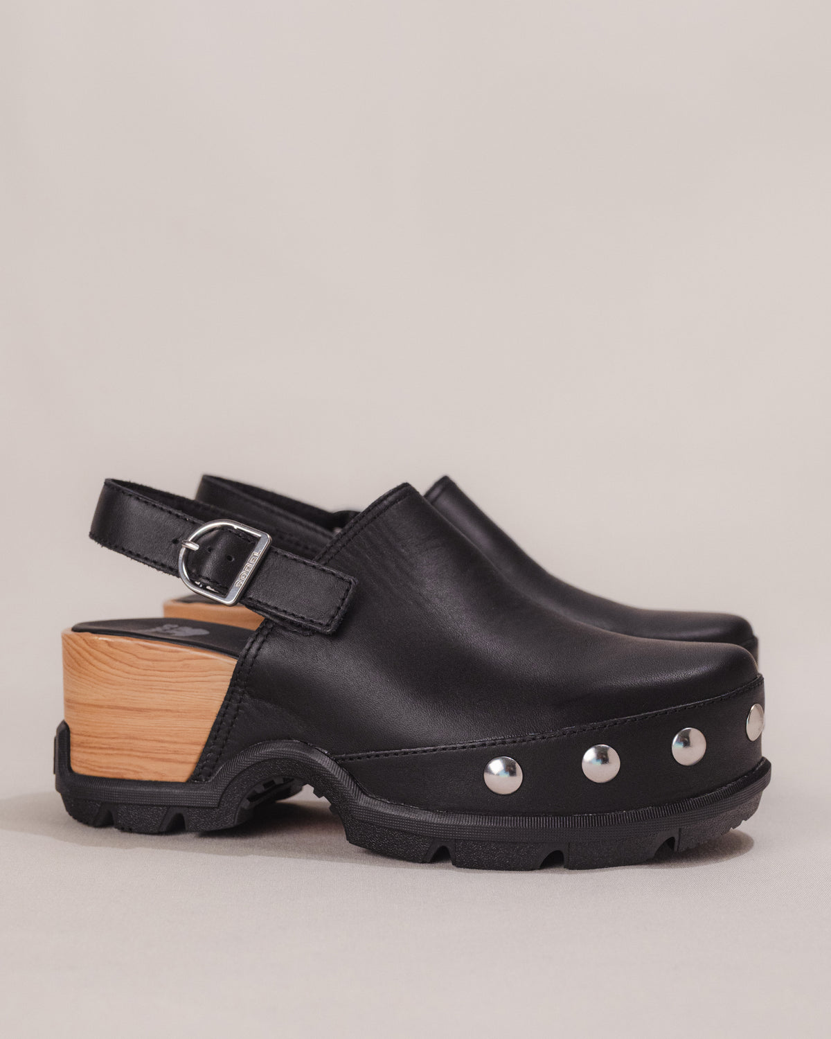 SOREL Roam'N Clog – Women's Leather Platform Clog in Black