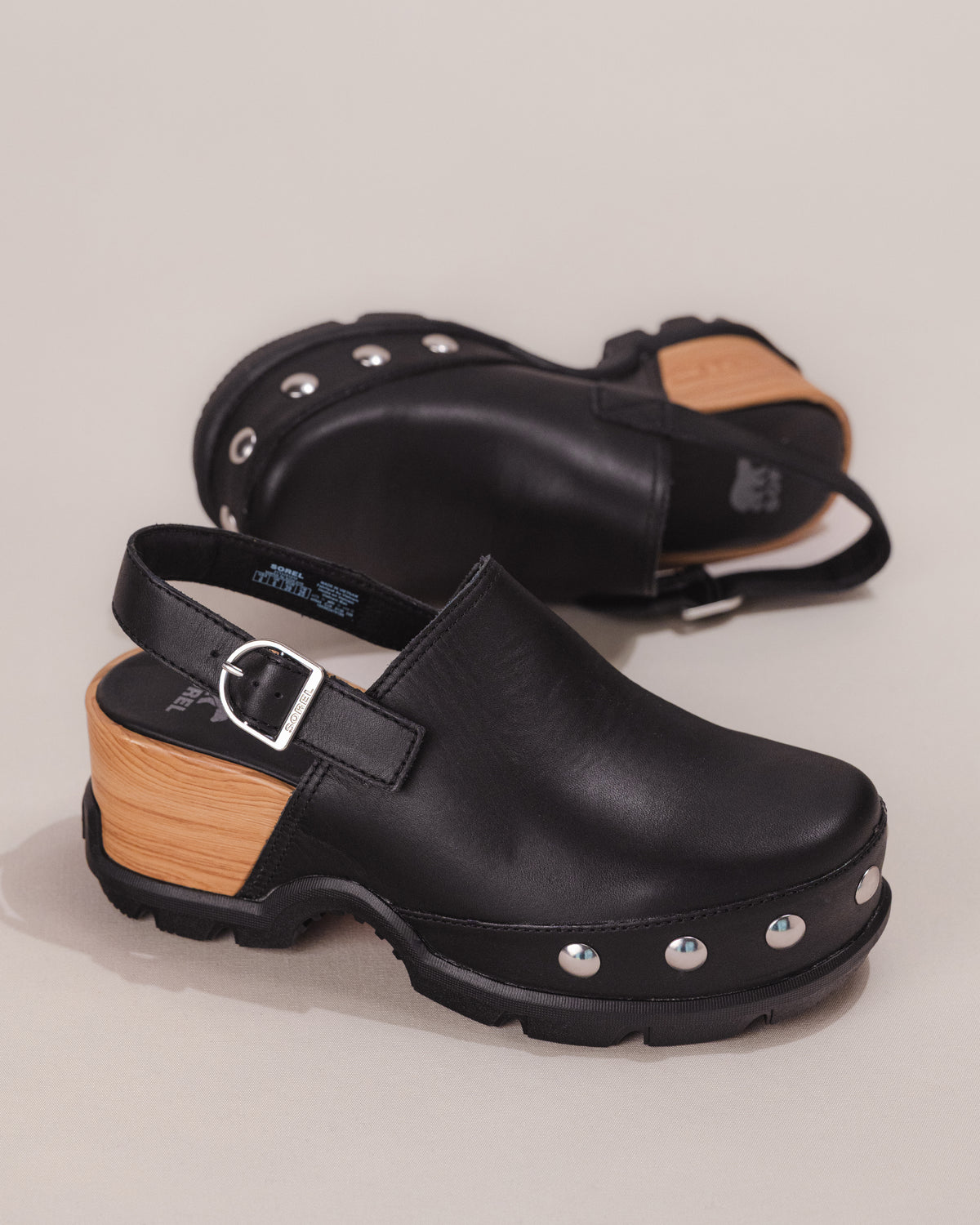 SOREL Roam'N Clog – Women's Leather Platform Clog in Black