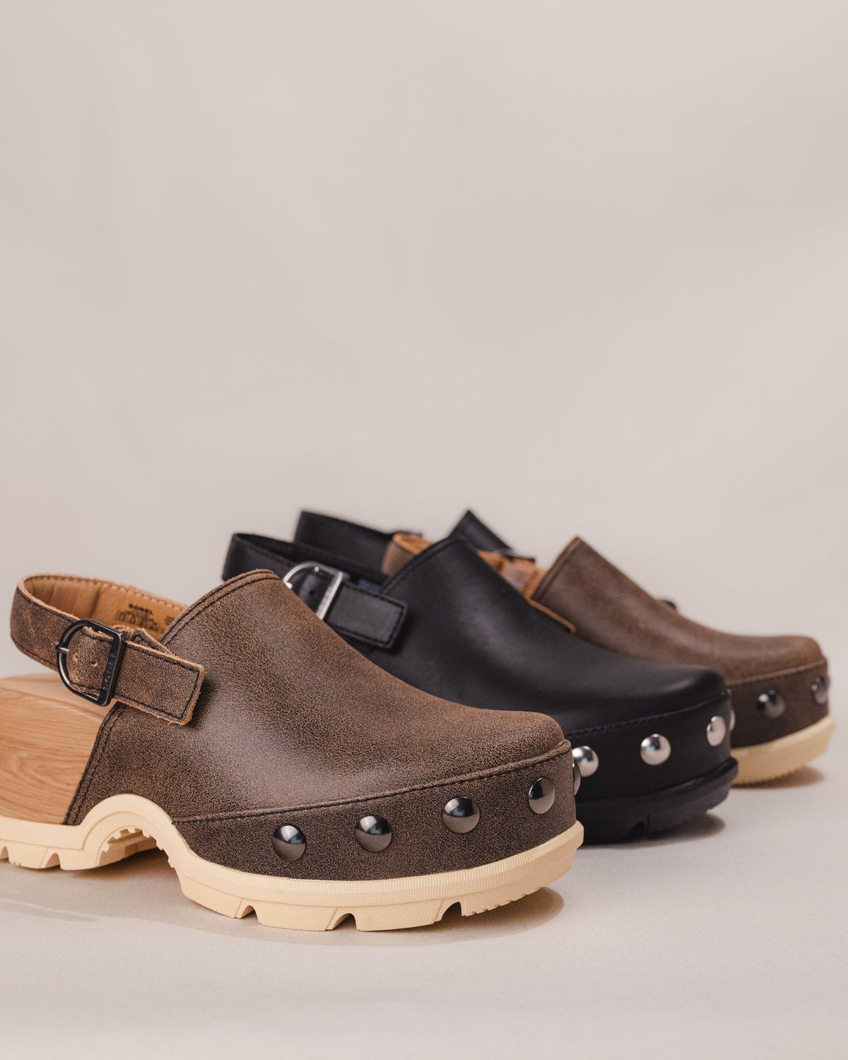 SOREL Roam'N Clog – Women's Leather Platform Clogs