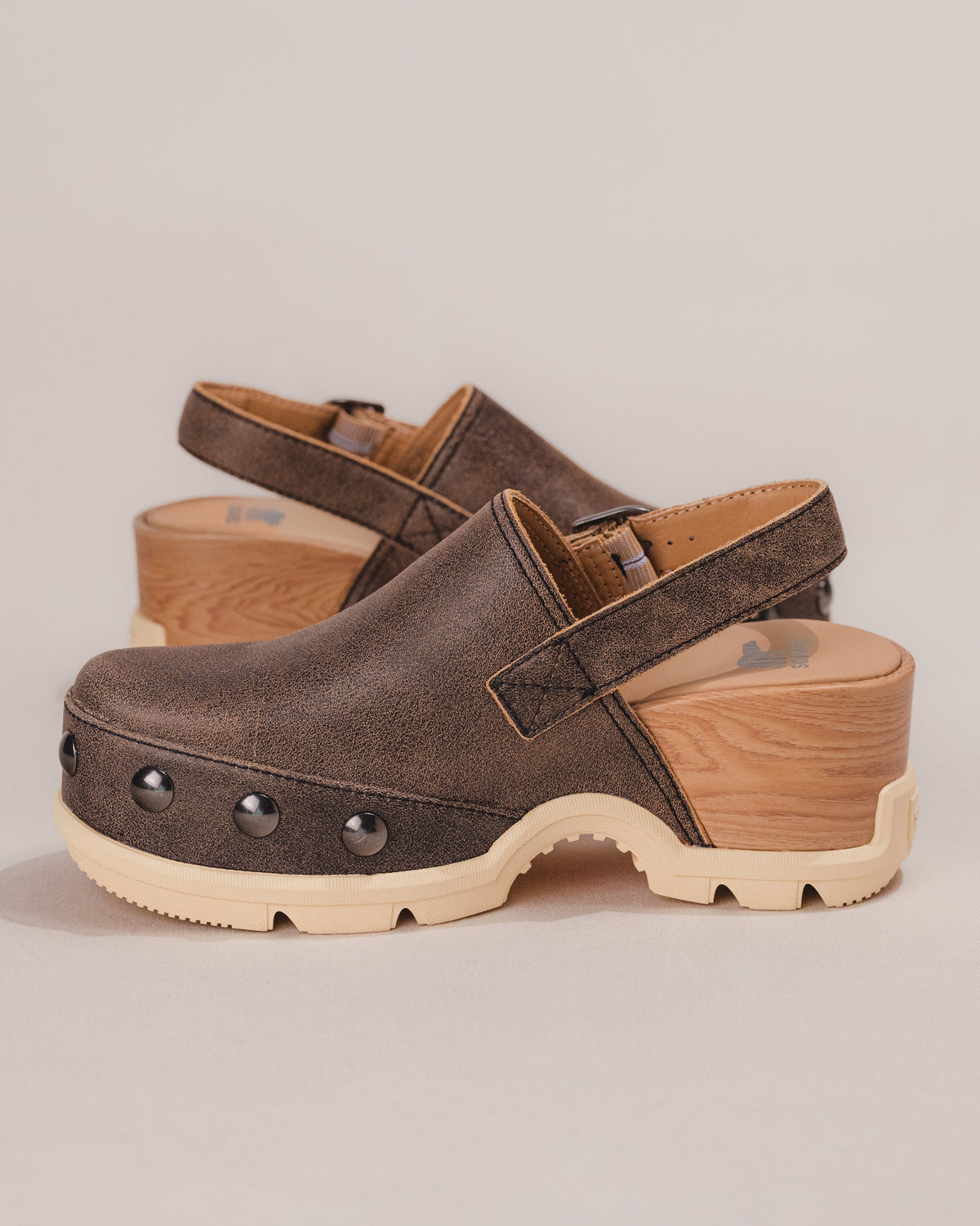 SOREL Roam'N Clog – Women's Leather Platform Clog in Canoe/Bleached Ceramic