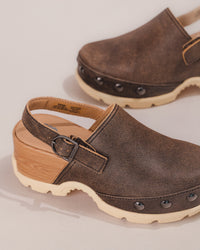 SOREL Roam'N Clog – Women's Leather Platform Clog in Canoe/Bleached Ceramic