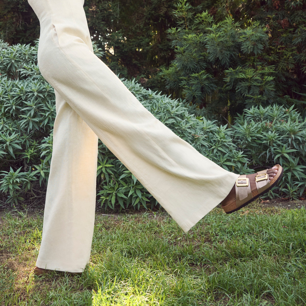 Birkenstock Sydney Luxe Buckle Sandal in Graceful Taupe