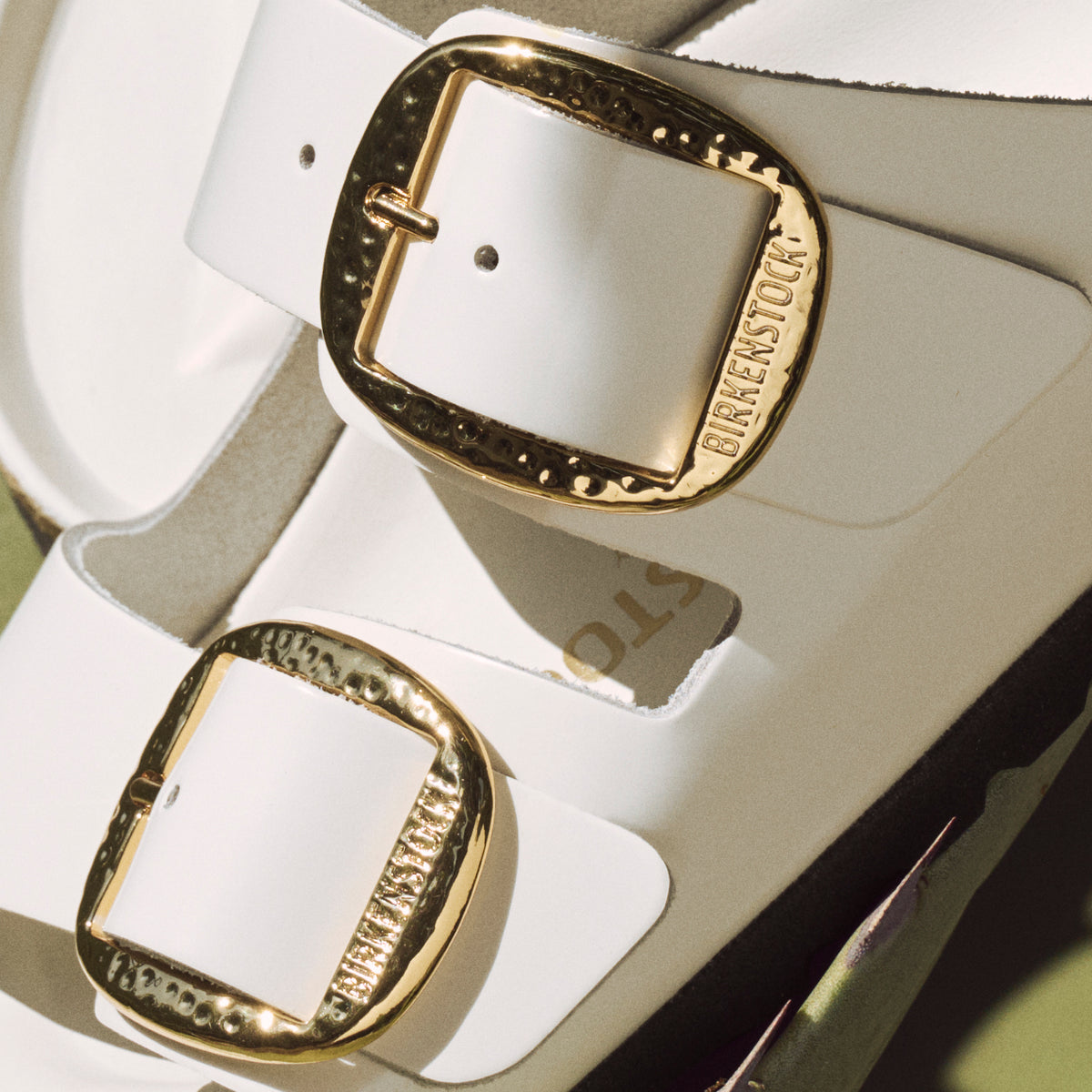 Women's Birkenstock Arizona Hammered Big Buckle in Natural Leather Patent - High Shine Antique White