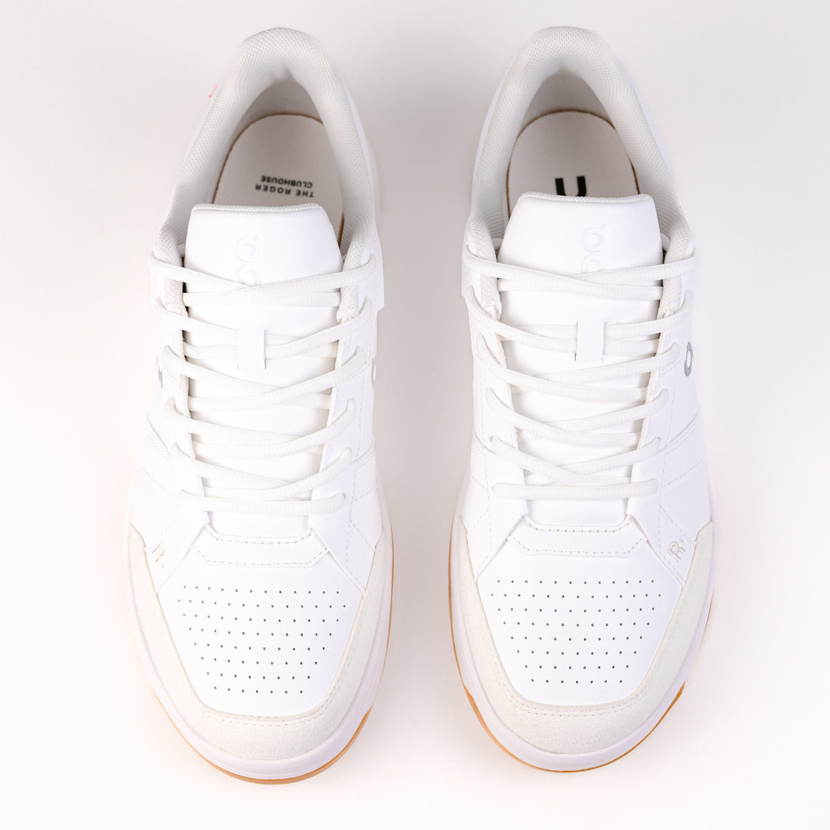 Men's On Running THE ROGER Clubhouse in White/Ivory