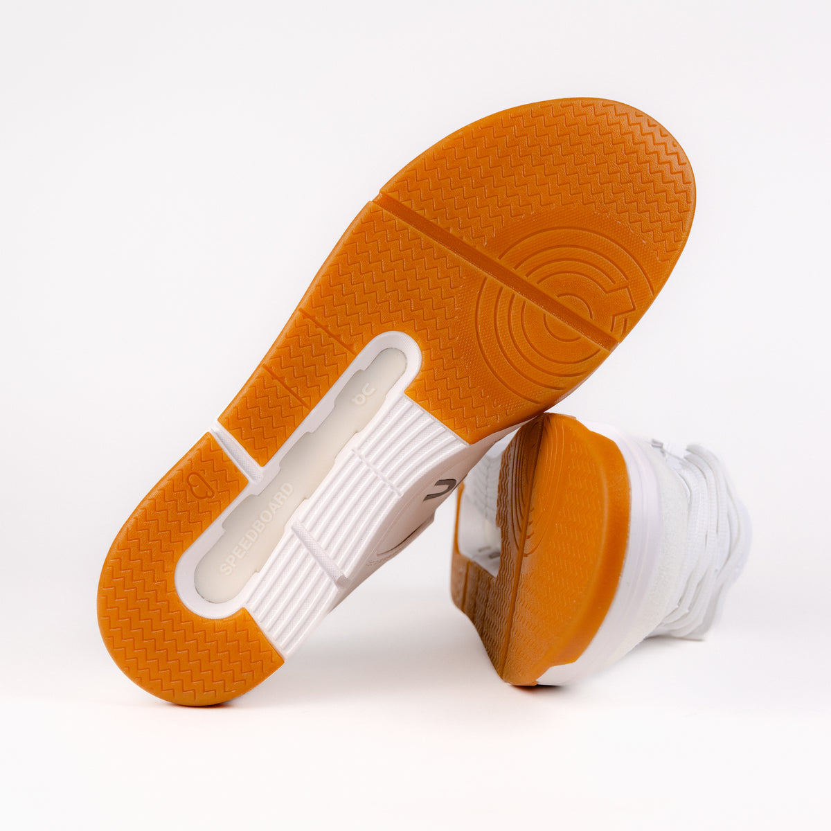 Men's On Running THE ROGER Clubhouse in White/Ivory