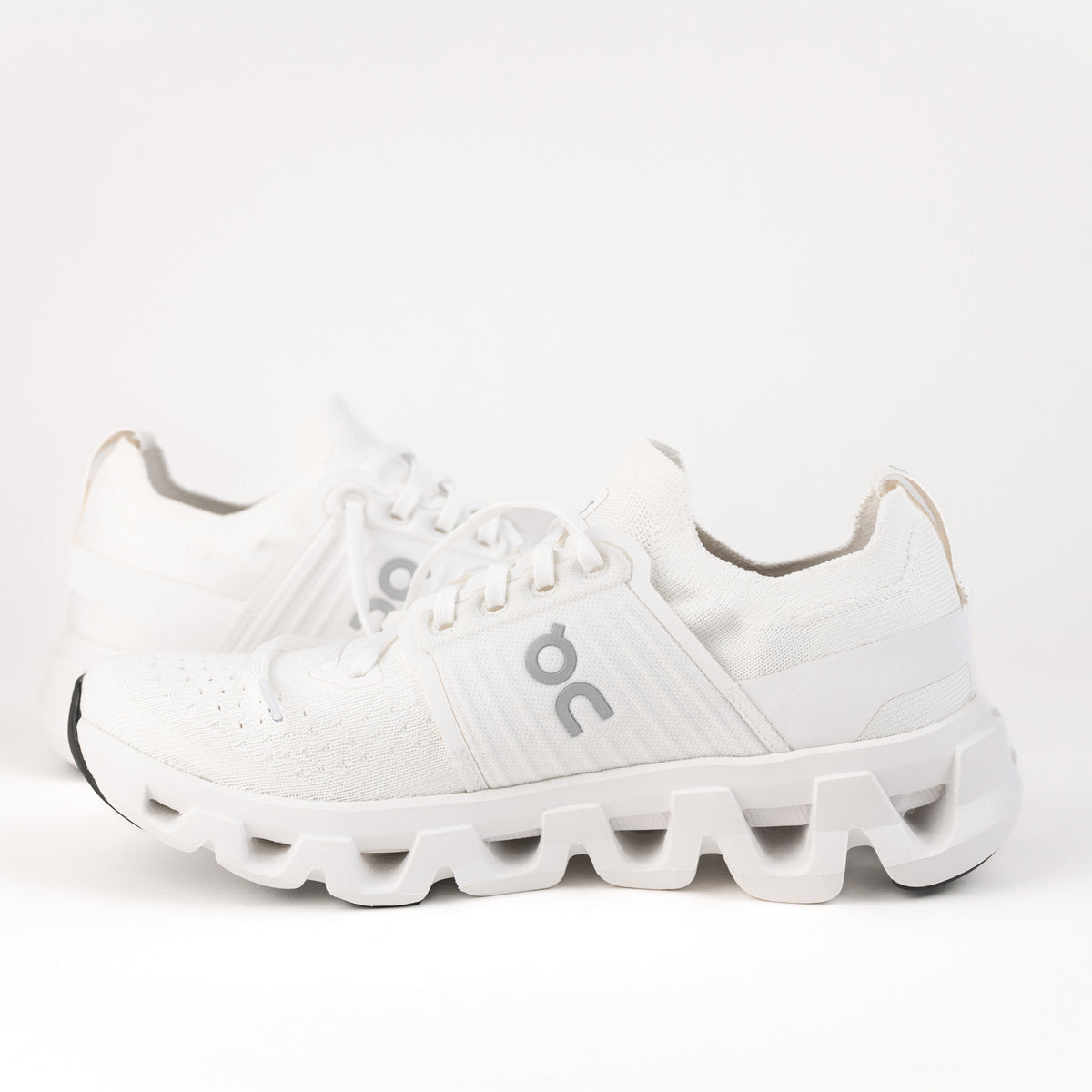Women's On Running Cloudswift 4 Road Running Shoe in All White