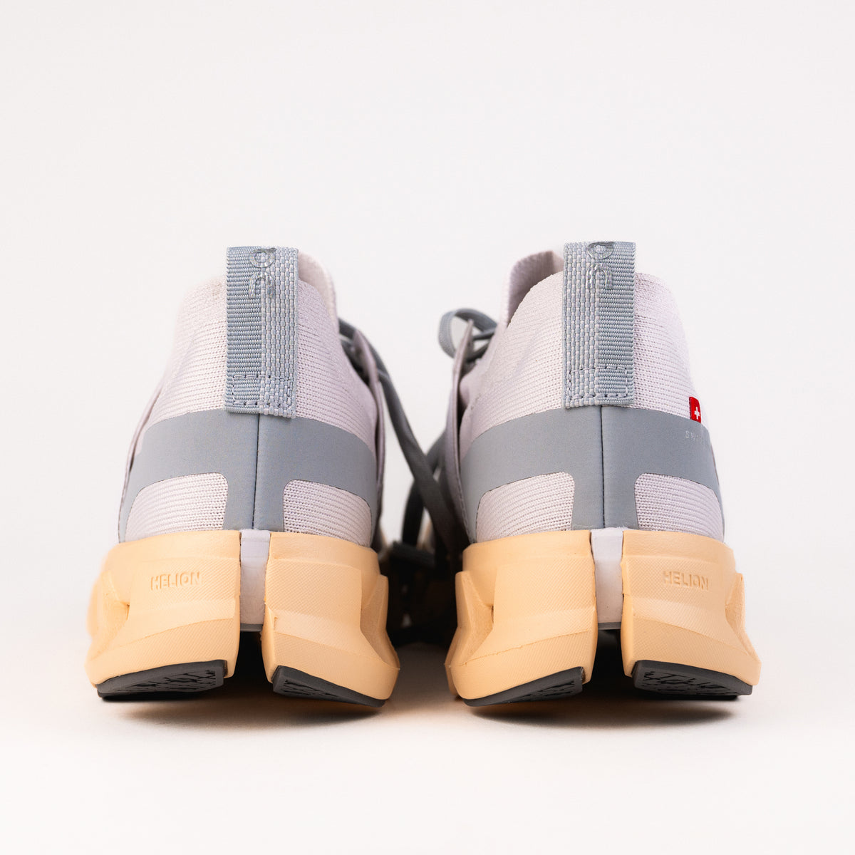 Women's On Running Cloudswift 4 Road Running Shoe in Frost/Blonde