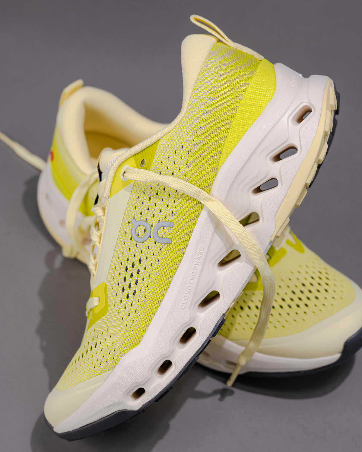 Women's On Cloudsurfer Trail 2 Hiking Shoe – Plush Trail Running Comfort in Ivory/Lime