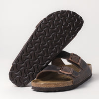 Bottom view of the lightweight EVA sole on the Birkenstock Arizona Sandal, offering light traction and flexibility for everyday wear.