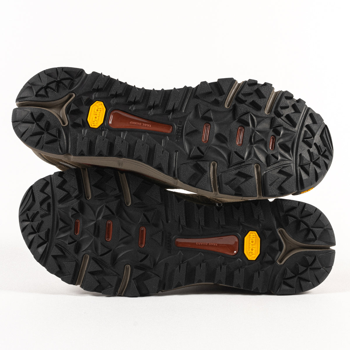 Detail view of the slip-resistant grippy Vibram sole on the Men's Trail 2650 Mid GTX Waterproof Boot in Dusty Olive Suede Leather