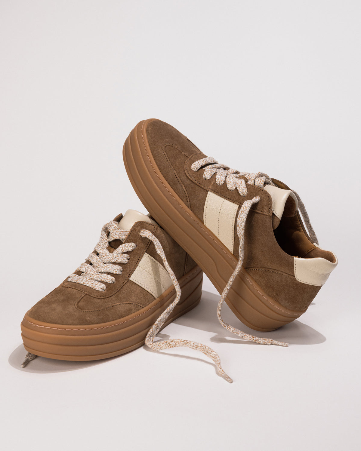 Gabor Chunky Platform Sneaker 73.350.13 in Lion Suede – Women’s Retro Sneaker