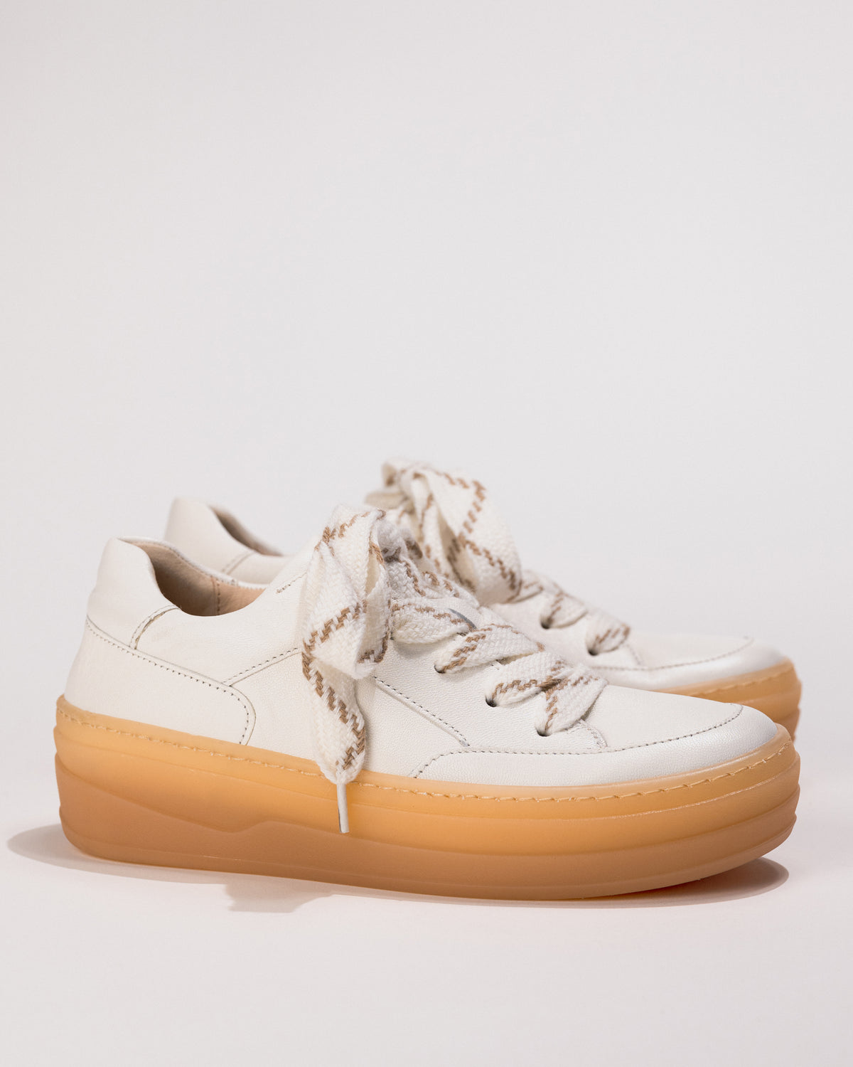 Size view of the Gabor Chunky Platform in White Leather – Women’s Sneaker