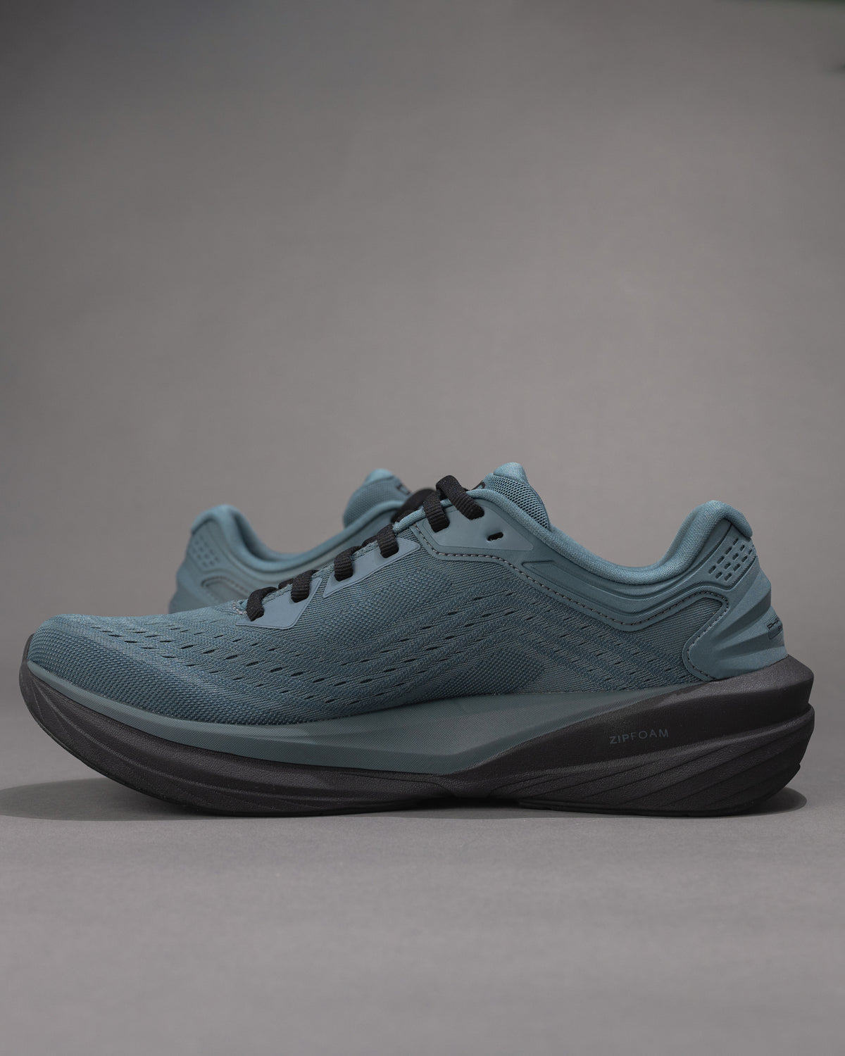 Men’s Topo Phantom 4 Cushioned Running Shoe in Stone/Black, 5mm heel-to-toe drop