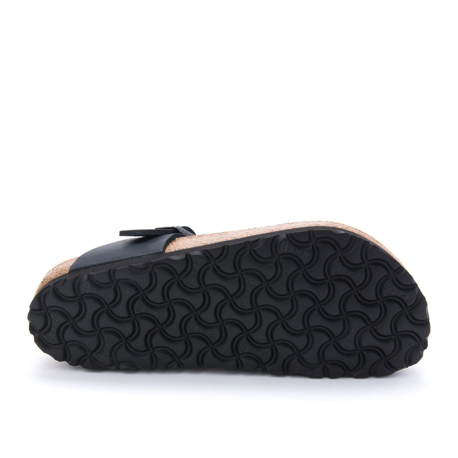 Birkenstock Gizeh T-Strap Sandal in Black Oiled Leather