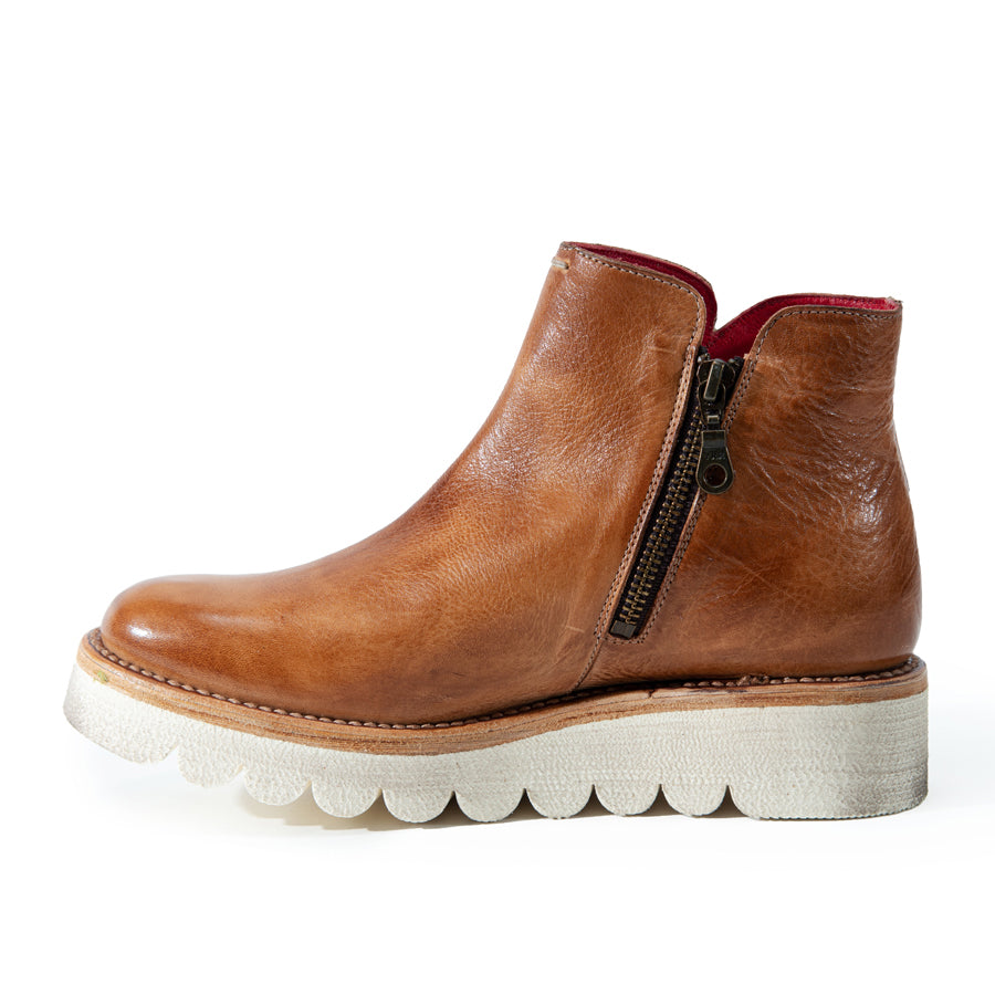 Women's BED|STU Lydyi Platform Boot in Tan Rustic Leather