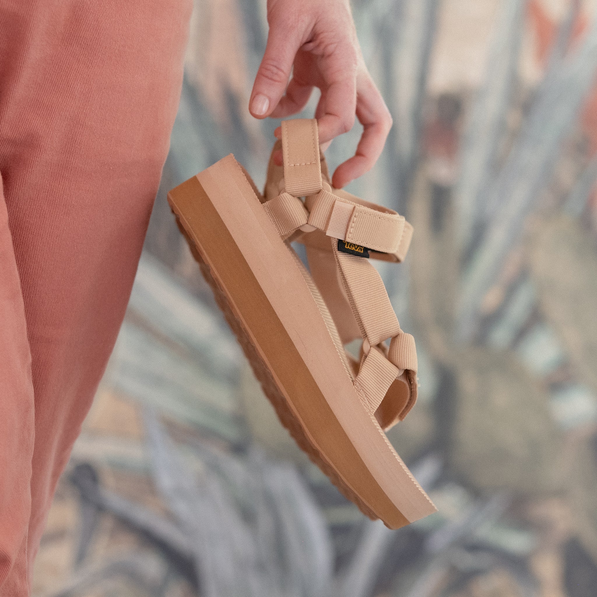 WOMEN'S TEVA FLATFORM UNIVERSAL - MAPLE SUGAR / LION