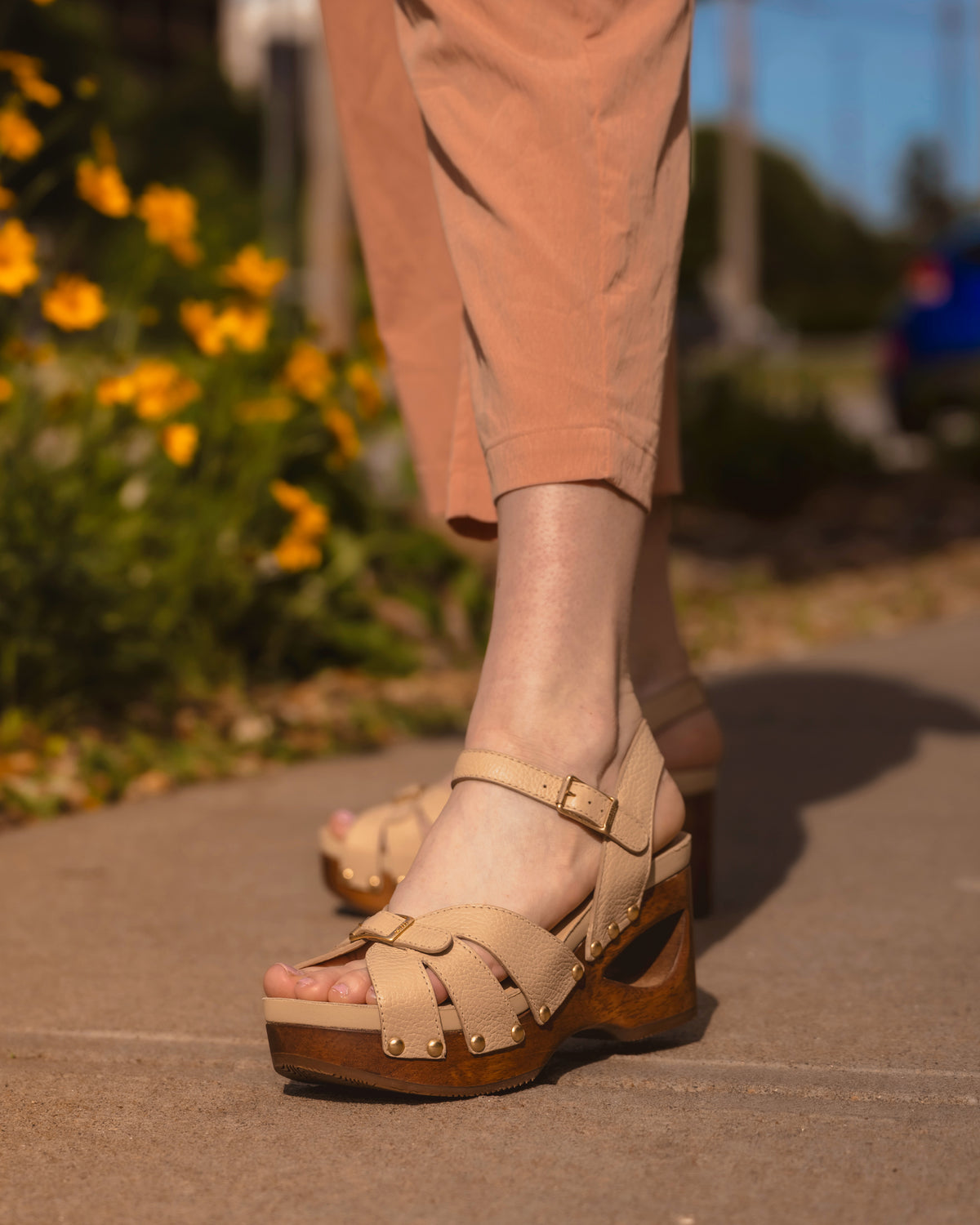 Dansko Alanna Wood Wedge sandal in Vanilla leather 