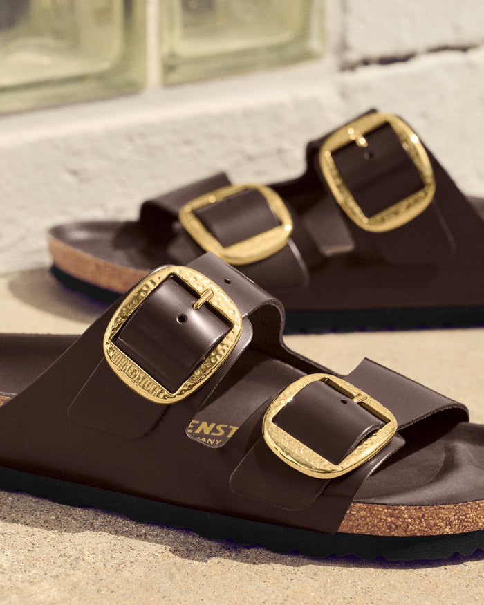 Women's Birkenstock Arizona Hammered Big Buckle – High-Shine Espresso Patent Leather
