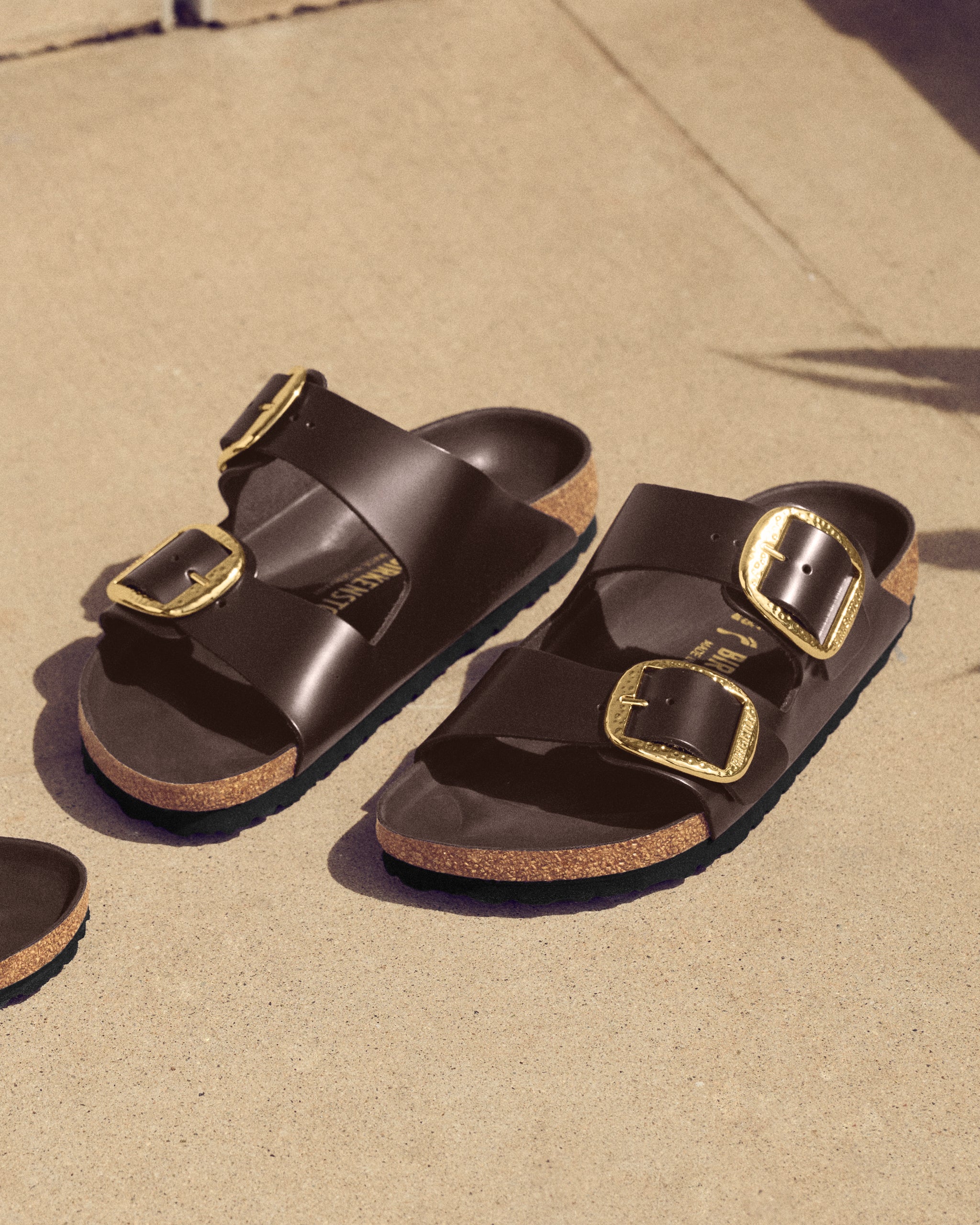 Birkenstock Arizona Hammered Big Buckle High-Shine Espresso Patent