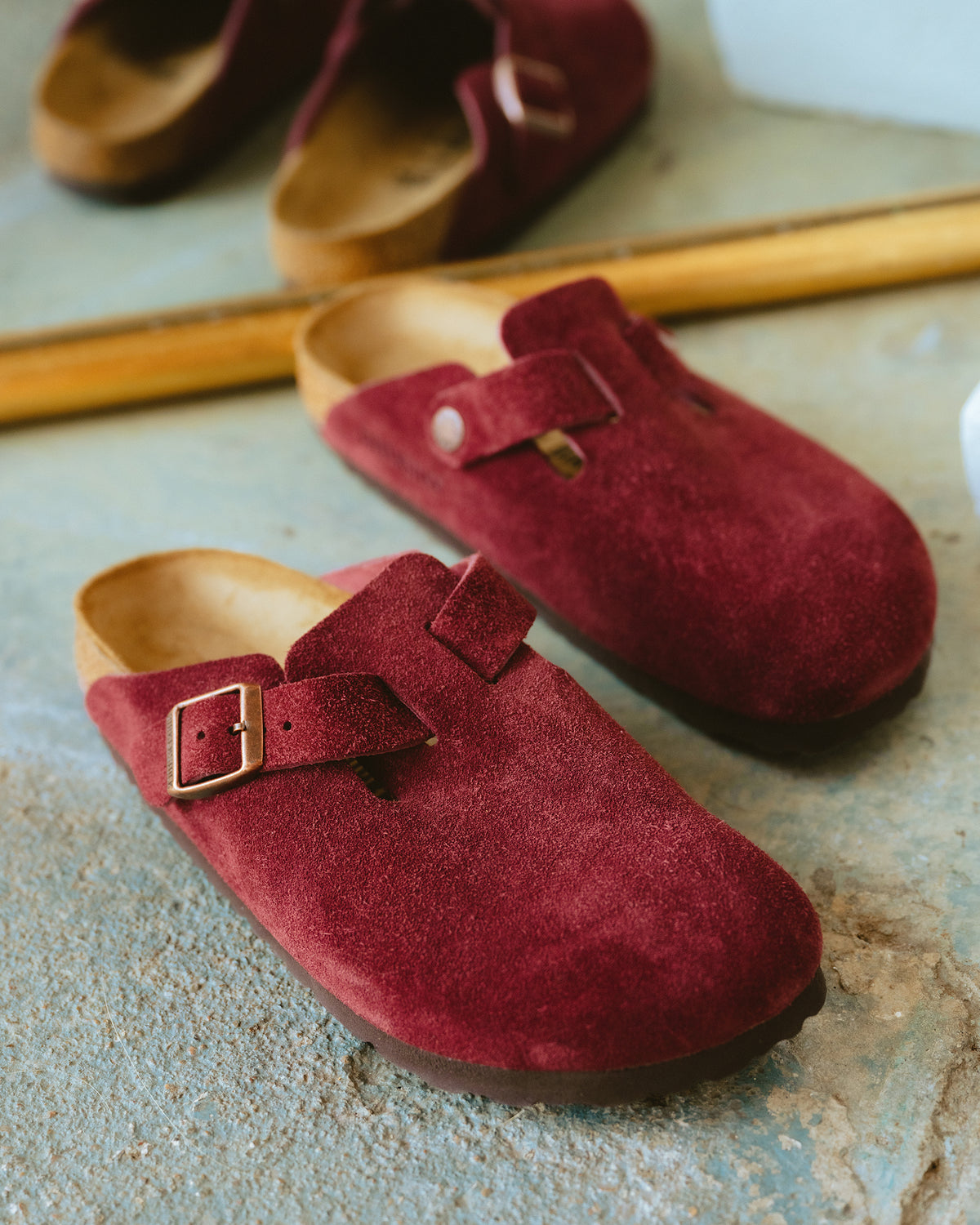 BOSTON CLOG - ZINFANDEL - SUEDE