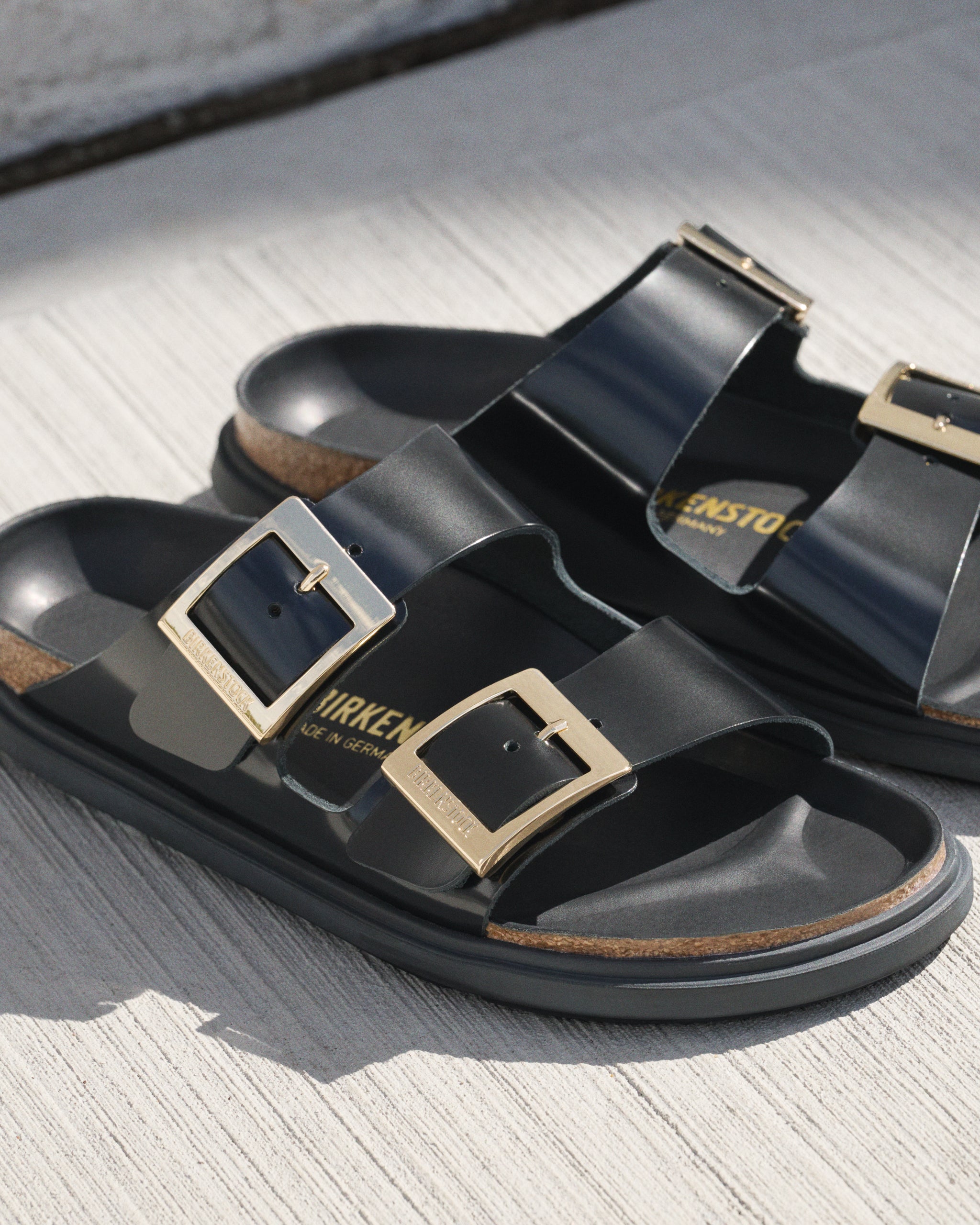 Women's Birkenstock Arizona Droplet Buckle - High Shine Black