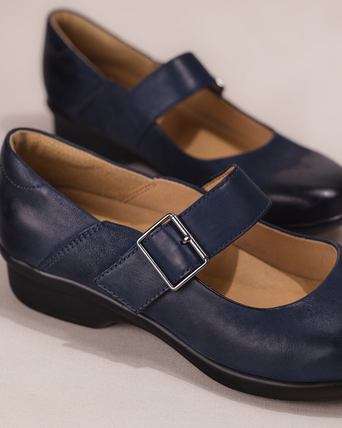 Dansko Collette Mary Jane – Women's Navy Burnished Nubuck Leather Arch Support Shoe