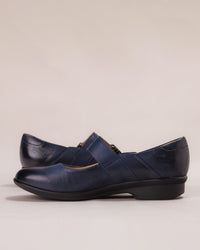 Dansko Collette Mary Jane – Women's Navy Burnished Nubuck Leather Arch Support Shoe