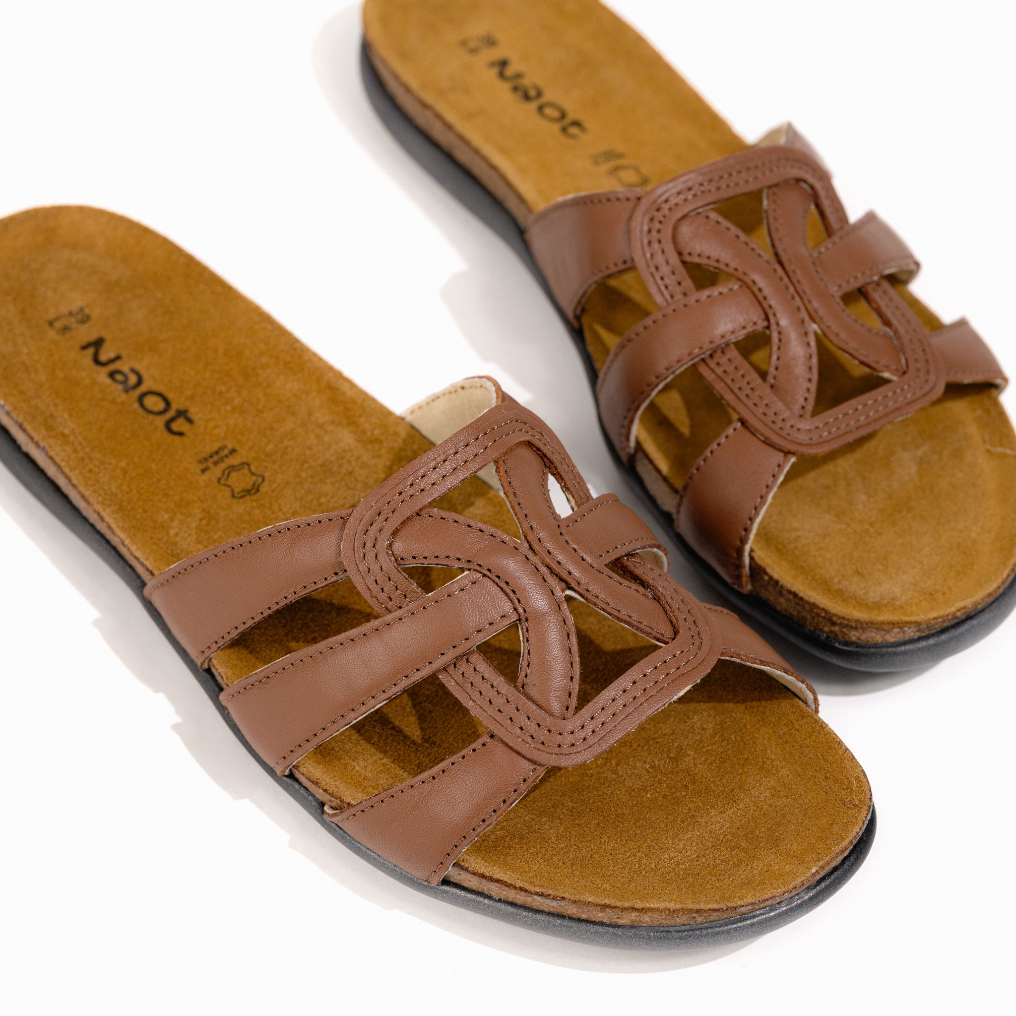 (取寄) ナオト レディース リブ Naot women Naot Liv Caramel Leather Women's Naot Liv Slide in Caramel Leather - Flat Elegant