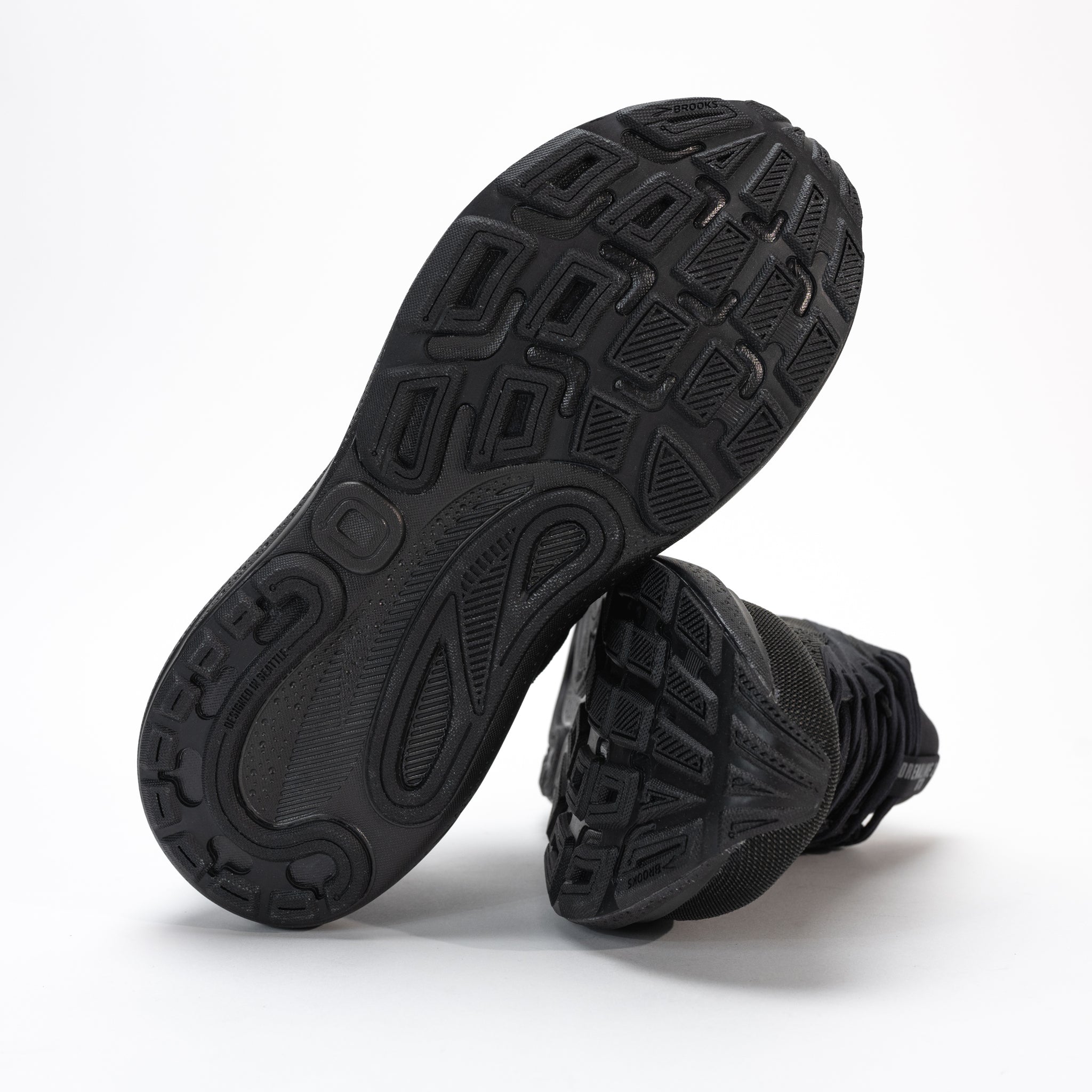 MEN'S BROOKS ADRENALINE GTS 24 SNEAKER - BLACK / EBONY
