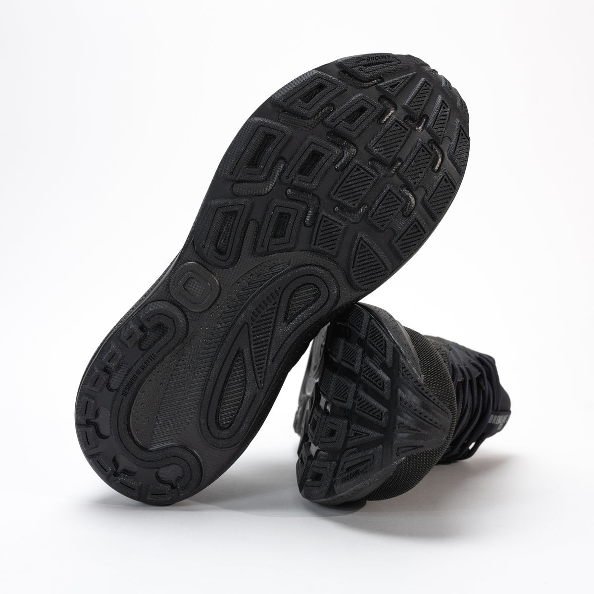 Bottom view of Brooks Adrenaline GTS 24, displaying durable, slip-resistant outsole for road running