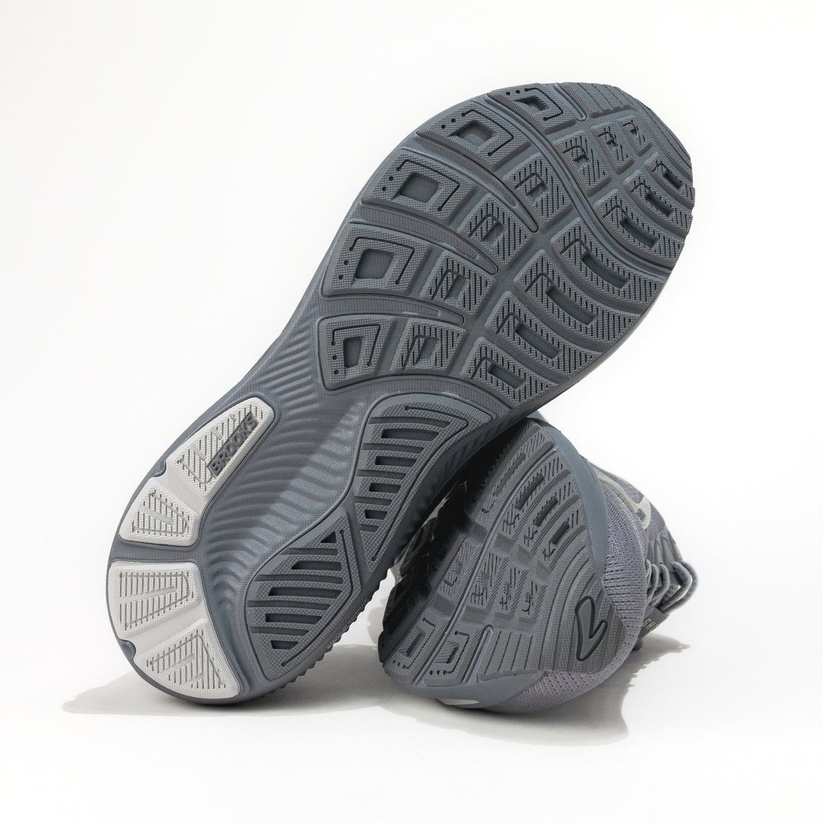 Men’s Brooks Ghost 17 Road Running Shoe in Primer Gray/Oyster Mushroom