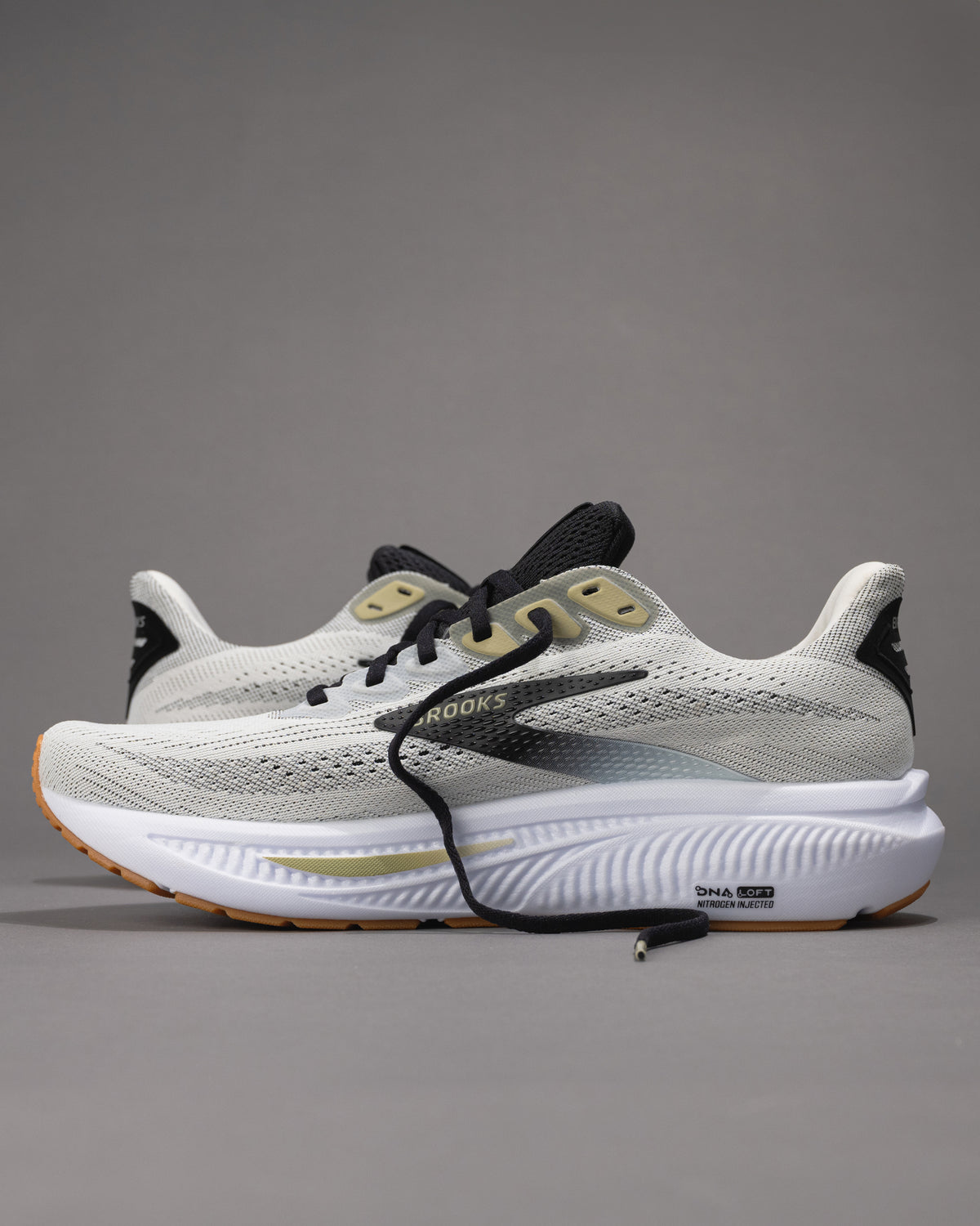 Men’s Brooks Ghost 17 – White/Tea/Black Neutral Daily Trainer with Extra Cushion