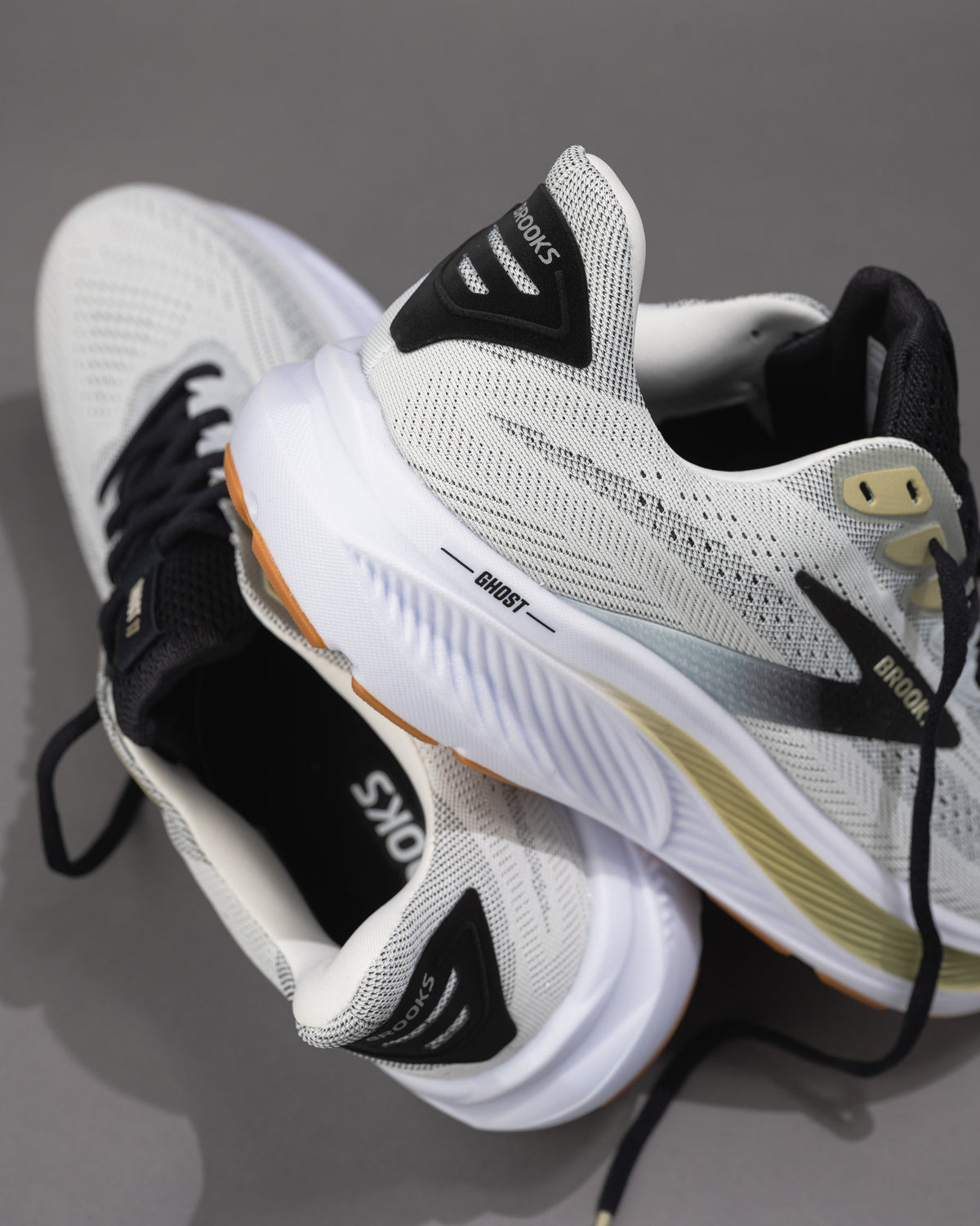 Men’s Brooks Ghost 17 – White/Tea/Black Neutral Daily Trainer with Extra Cushion