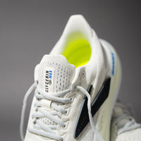 Style patch detail photo of the Men’s Brooks Glycerin Max in Grey/Black/Nightlife