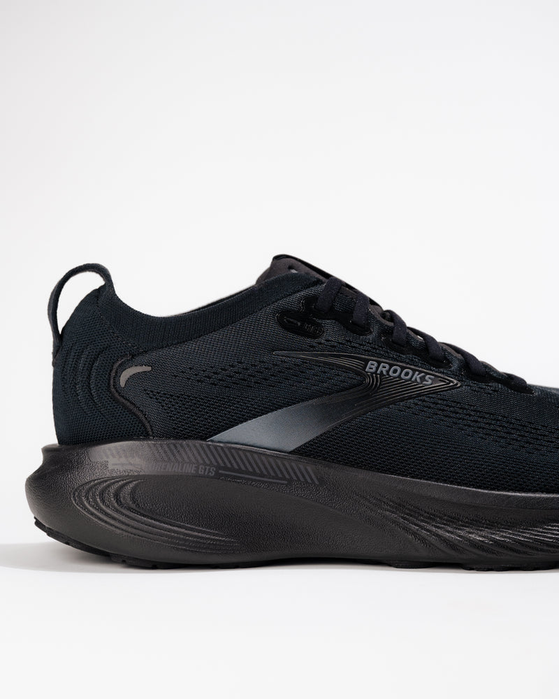 Brooks Adrenaline GTS 25 Black men’s running shoes from heel-to-toe angle – soft ride and modern support system. 10mm drop