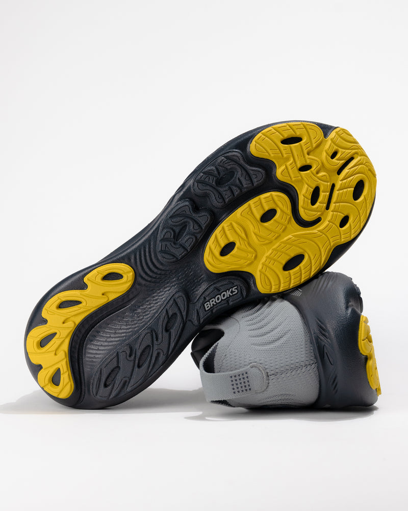 Outsole and heel stack view of Brooks Adrenaline GTS 25 Gray – durable grip and stable base for road running