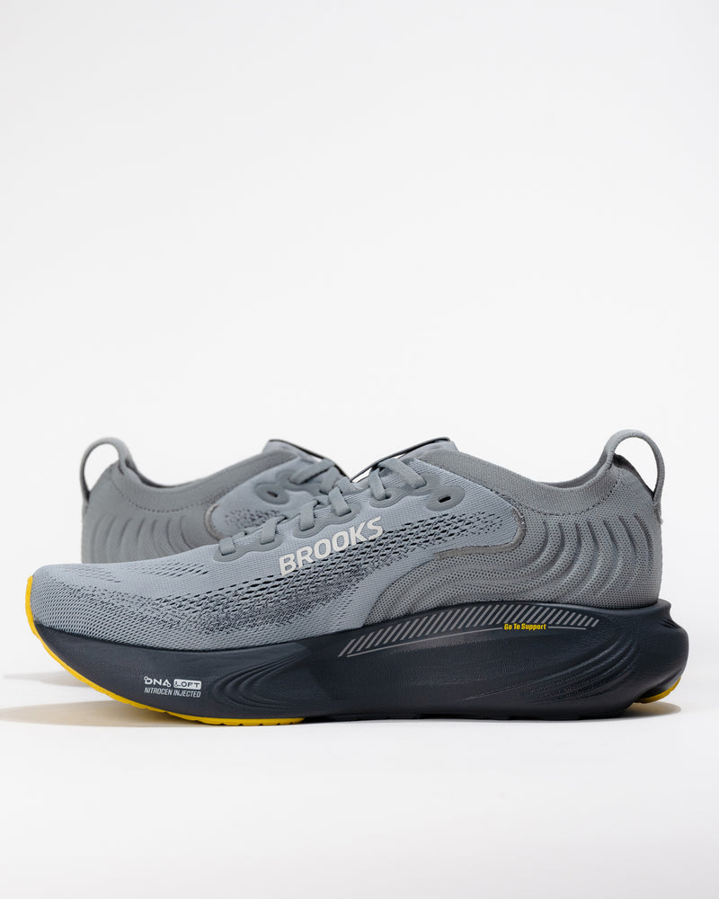 Brooks Adrenaline GTS 25 Black men’s running shoes from heel-to-toe angle – soft ride and modern support system