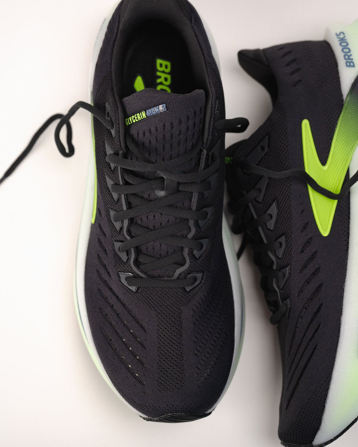 Close‑up of Brooks Glycerin Max 2 upper with recycled material details and laces