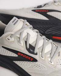 Men's Brooks Ghost 18 Road Running Shoe in Coconut / Pearl / Tigerlily