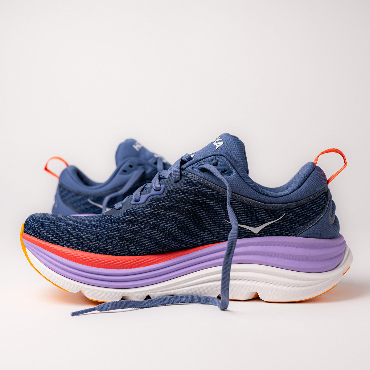 Side profile of Women’s HOKA Gaviota 5 featuring advanced stability technology.