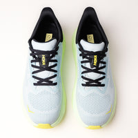 Top-down view of Men’s HOKA Arahi 7 showcasing breathable engineered mesh upper.