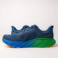 HOKA Arahi 7 men’s road running shoe with Early-Stage Meta-Rocker Geometry for smooth transitions.