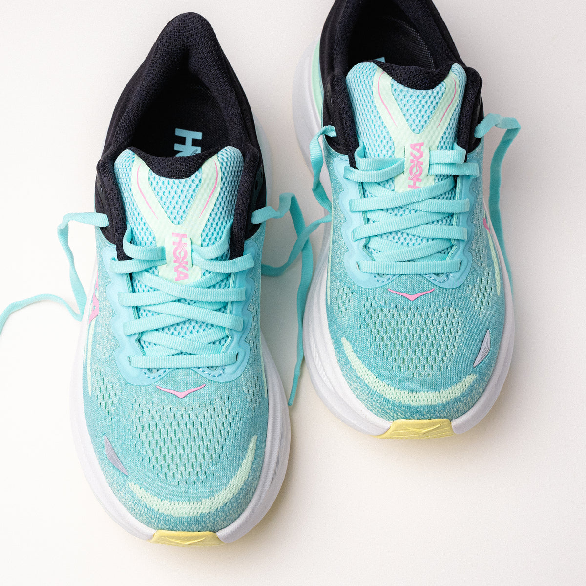 Overhead view highlighting the engineered mesh upper of Women's HOKA Bondi 9