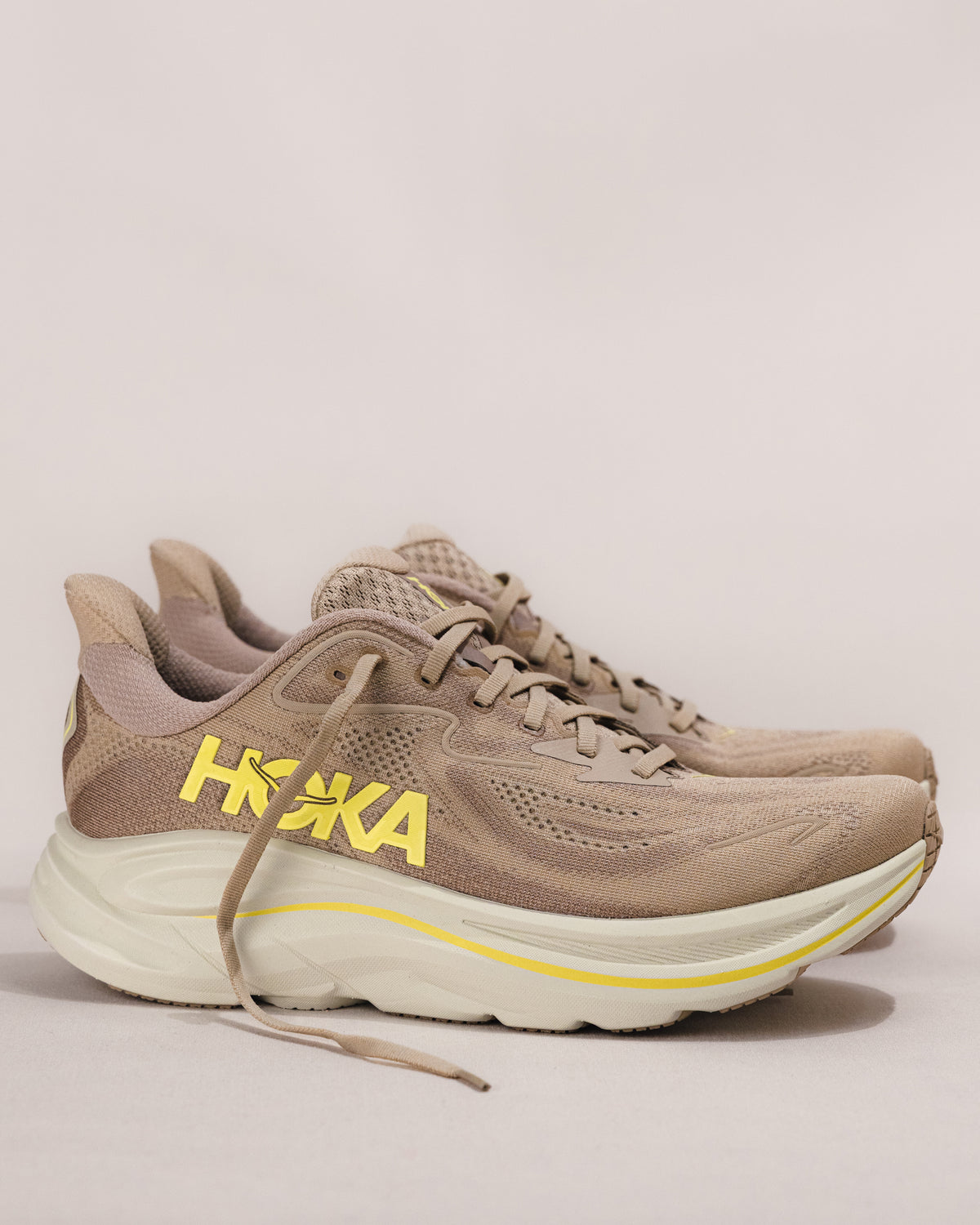 Men’s HOKA Clifton 10 – Raw Linen / Stone Lightweight Trainer